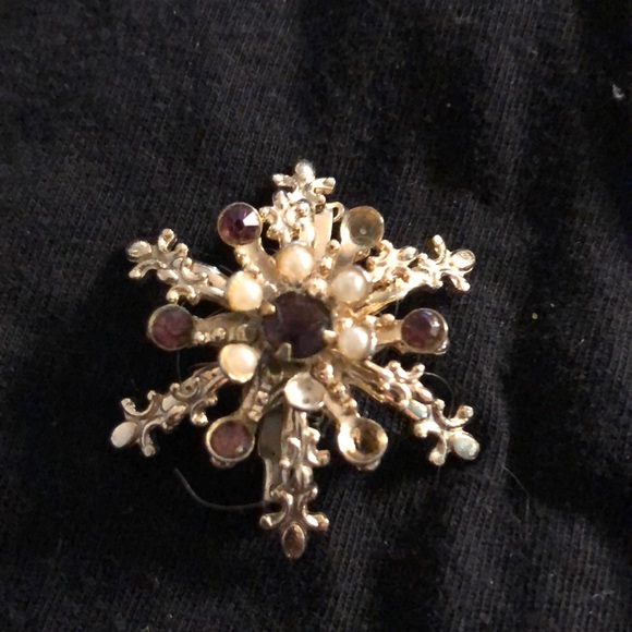 Jewelry - Vintage Brooch
